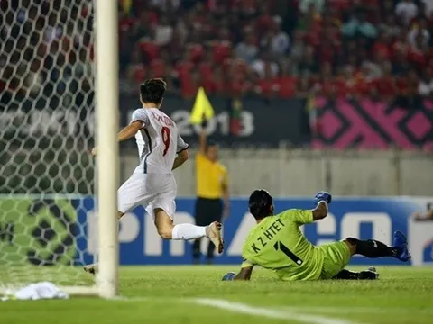 Điểm tin bóng đá Việt Nam tối 21/11: CĐV Việt Nam "tấn công" trang cá nhân trọng tài Thái Lan