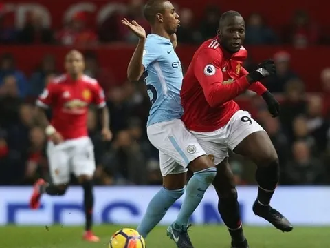 Điểm tin chiều 17/12: Lukaku chỉ giỏi giết 'gà', Ronaldo sánh ngang vua bóng đá