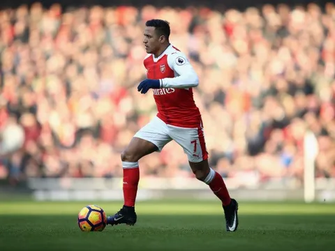 Điểm tin chiều 18/11: Barca đổi người với Liverpool; Sanchez suýt bị đánh