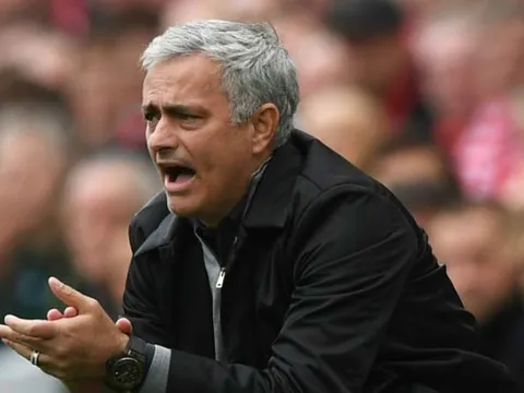 Điểm tin sáng 12/12: Van Gaal chê bai Mourinho; M.U hỏi mua "Ashley Cole 2.0"
