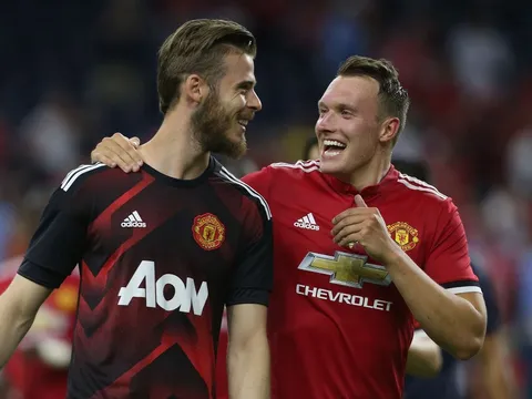 Điểm tin sáng 13/12: Man Utd đón viện binh; Chelsea hớt tay trên Arsenal