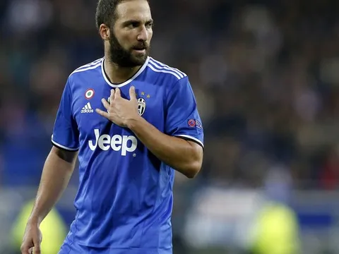 Điểm tin sáng 23/10: Tottenham phá kỉ lục của Man Utd, Higuain bị Buffon 'dằn mặt'