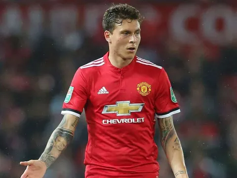 Điểm tin sáng 25/10: Huyền thoại M.U bênh vực Lindelof; Liverpool săn hàng Bundesliga