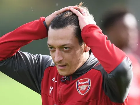 Điểm tin sáng 27/11: Barca bị trọng tài xử ép, Ozil khiến HLV Wenger lo lắng