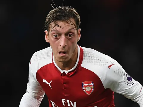 Điểm tin tối 04/12: Mourinho nên mua Ozil; Real chốt giá khủng cho tiền đạo