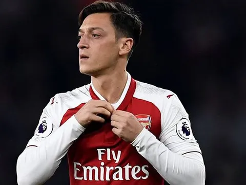 Điểm tin tối 26/10: Quỷ đỏ sắp lập kỷ lục; Messi nhắm Ozil; Tottenham sẽ hạ M.U