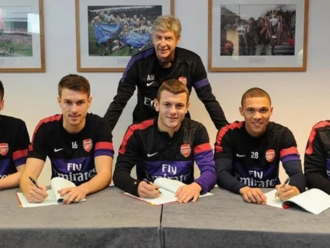 Điều gì đã xảy ra với ‘Trục Anh quốc’ của Arsene Wenger?