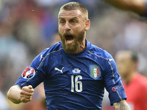 Đỉnh cao của Daniele De Rossi trong màu áo tuyển Ý