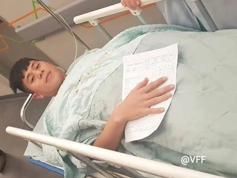 Đình Trọng phẫu thuật thành công tại Hàn Quốc, mất một tháng hồi phục
