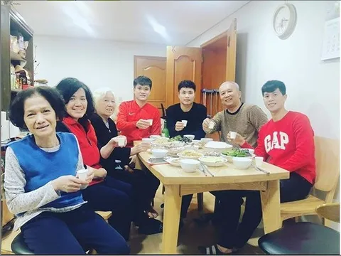 Đình Trọng đón Tết cùng gia đình Đại sứ Việt Nam tại Hàn Quốc