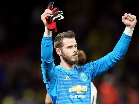 Biểu cảm khó đỡ phía Watford trong tình huống De Gea 'hóa thánh'