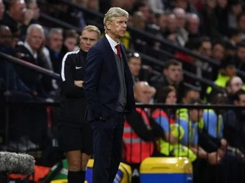 Dọa trọng tài trong phòng thay đồ, án phạt của Wenger là gì?