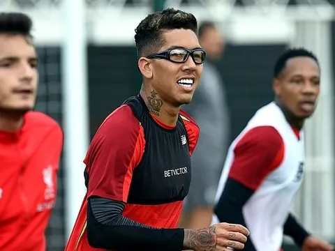 'Độc nhãn' Firmino khoe dụng cụ lạ trên sân tập Liverpool