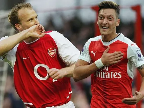 Đôi khi điều Ozil cần là một cú đá của ai đó vào người