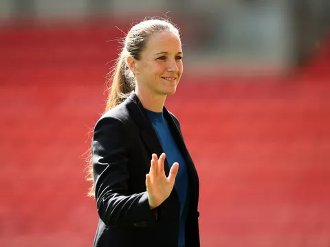 Đội nam rối ren, đội nữ Man Utd thì vừa hủy diệt đối thủ 12 bàn