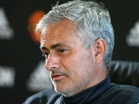 Đối thoại Jose Mourinho: Nếu cần, M.U sẽ đá 9 tiền đạo trước Liverpool