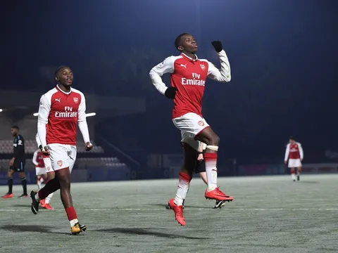 Đội trẻ Arsenal xô xát trong ngày hai thần đồng tỏa sáng