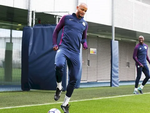 Đội trưởng Man City đã trở lại sân tập, sẵn sàng ra sân