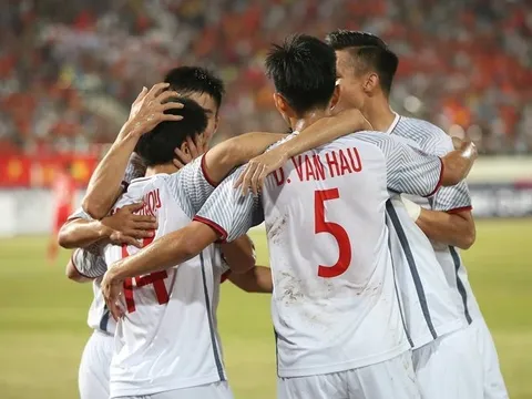 Đội tuyển Việt Nam đã chơi thế nào để khiến người Lào thán phục?