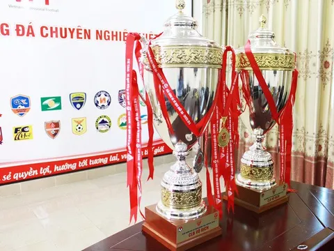 Đội vô địch V-League 2017 sẽ được nhận 2 chiếc cúp
