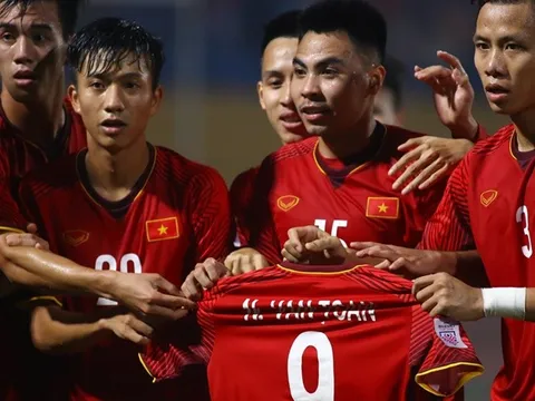 Đồng đội chấn thương, dàn sao ĐT Việt Nam gửi thông điệp cực ý nghĩa