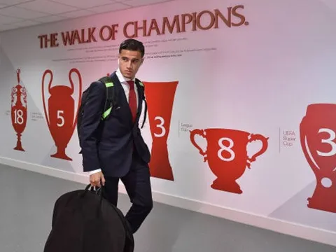 Đồng đội thì hớn hở, Coutinho lại đầy căng thẳng tại Anfield