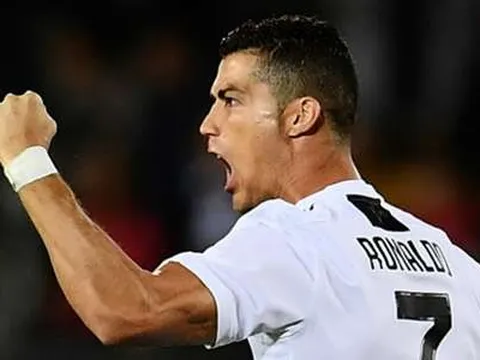 Đồng đội tiết lộ phản ứng của Ronaldo khi biết mất Quả Bóng Vàng