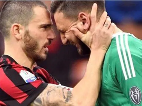 Donnarumma rơi nước mắt vì bị fan Milan sỉ nhục