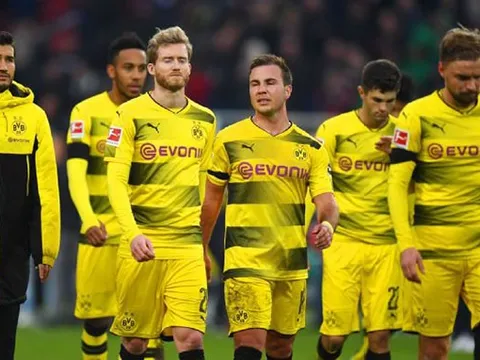 Dortmund: Hoàng hôn dần tắt trên Signal Iduna Park