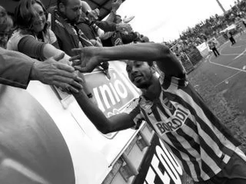 "Drogba mới" bị bắn chết