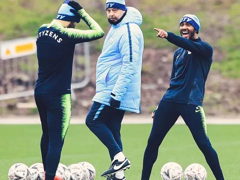 Quật ngã Liver, dàn sao Man City không giấu được sự hớn hở