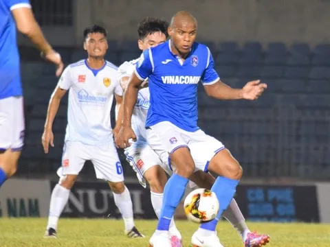 Nghiêm Xuân Tú giúp Than Quảng Ninh ngược dòng đánh bại Quảng Nam