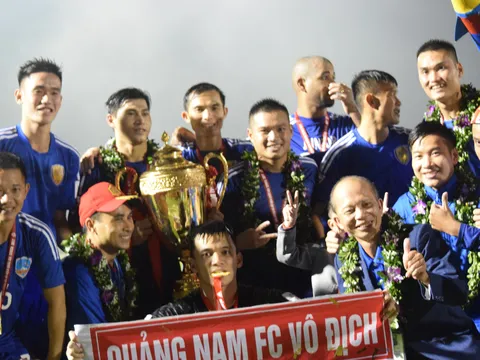 Chùm ảnh: Quảng Nam lên ngôi vô địch V-League 2017