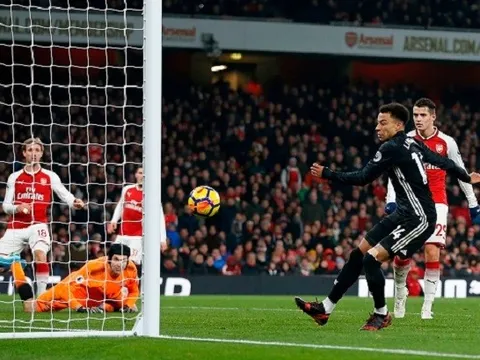 Dư âm Arsenal vs Man Utd: Pháo thủ "lộ mặt chuột"