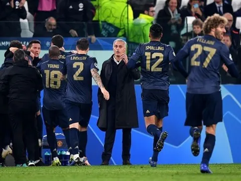 Dư âm chiến thắng của Man Utd trước Juve: Allegri hết phép, "bài tẩy" Fellaini