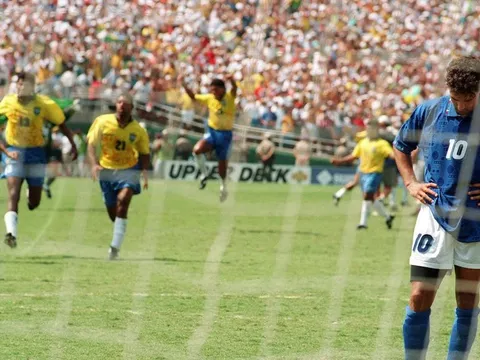 Dư âm Thái Lan – Malaysia: Nhìn Adisak Kraisorn, bỗng nhớ Roberto Baggio…