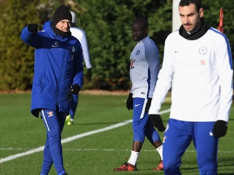 Được Conte ân cần chỉ dẫn, Zappacosta chắc suất đá chính