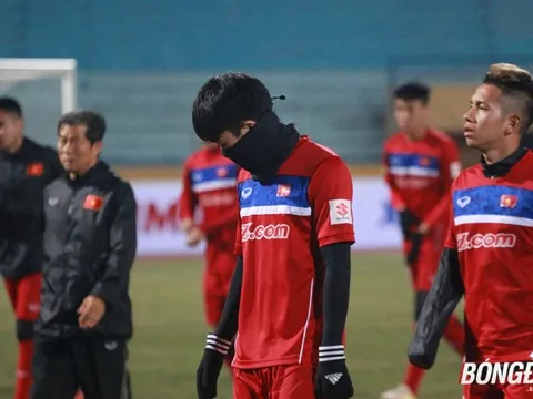 Duy Mạnh chắc chắn ngồi ngoài, U23 Việt Nam đóng cửa tập kín