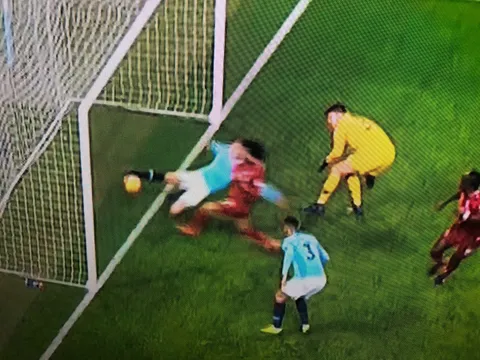 Fan Liverpool "phát điên" vì tìm ra bằng chứng Goal Line "gian lận"