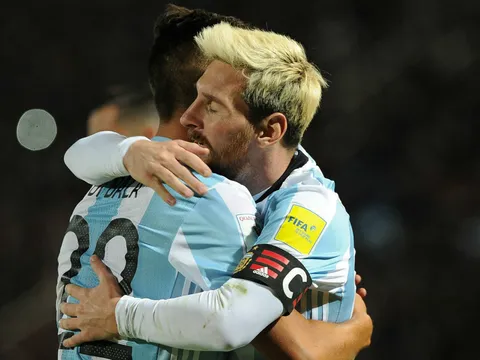 Dybala thừa nhận không thích khi chơi cùng Messi?