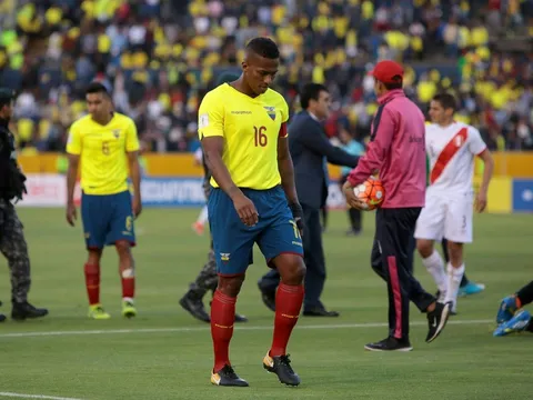 Ecuador 1-2 Peru: Valencia cúi đầu nhìn Peru bay vào Top 4