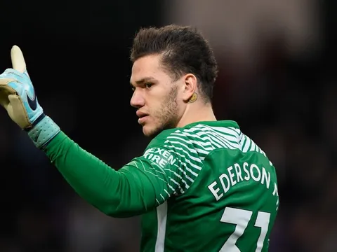 Ederson - Siêu nhân trong khung gỗ