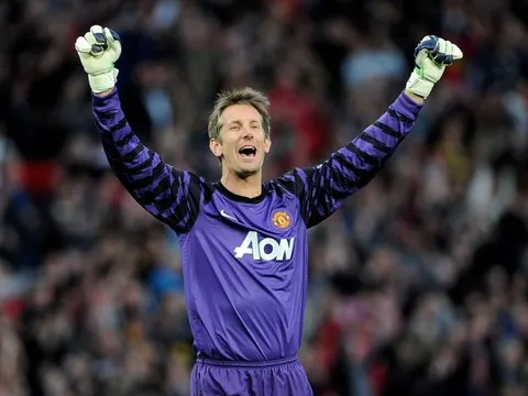 Edwin van der Sar - Xứng danh huyền thoại