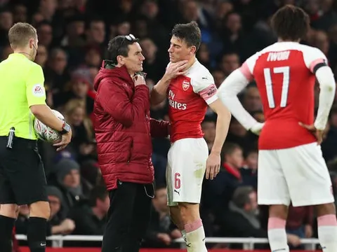 Emery: "Cậu ấy có thể bị gãy xương gò má hoặc xương hàm"