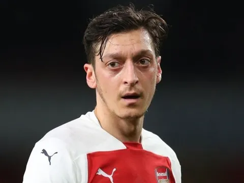 Emery đưa ra câu trả lời về "nghi án" cố tình đày đọa Ozil