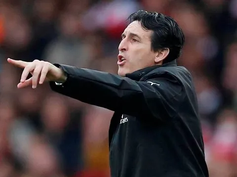 Emery gây sốc với phát biểu về Mesut Ozil sau trận thắng Tottenham