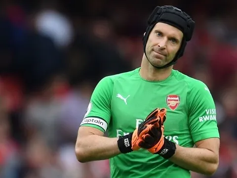 Emery sắp "trừng phạt" Petr Cech vì điều này