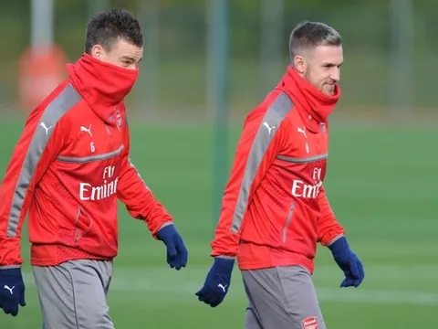 Emery tiết lộ người hùng bí mật tạo cảm hứng cho Arsenal hủy diệt Tottenham