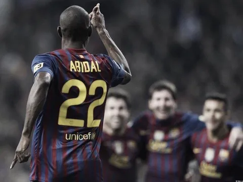 Eric Abidal cảnh báo Barcelona: 'La Liga chưa chấm dứt'