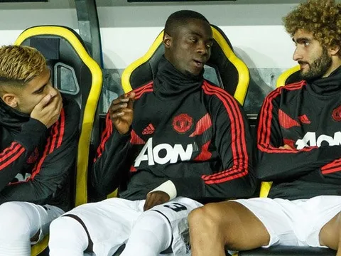 Thừa 'nước đục thả câu', Arsenal tính cuỗm người Man Utd